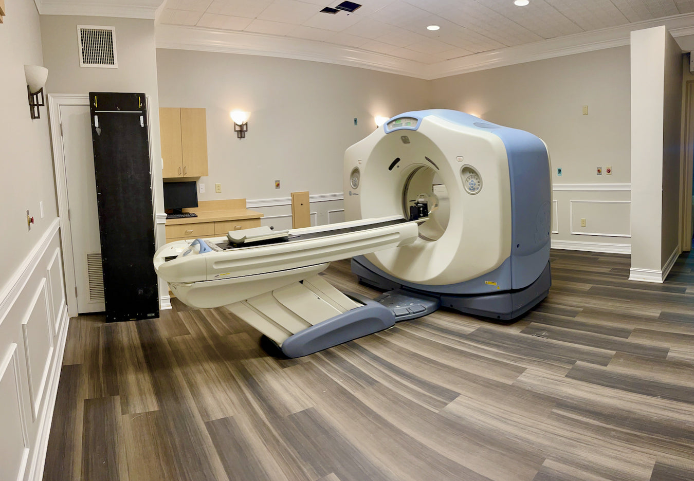 Installation of GE CT RT LightSpeed Scanner The US Oncology Network-Cancer Care Centers of Brevard Melbourne-Eau Gallie-This was a complete deinstallation from one of their locations and installation of the CT scanner-Sigmed Imaging provides service